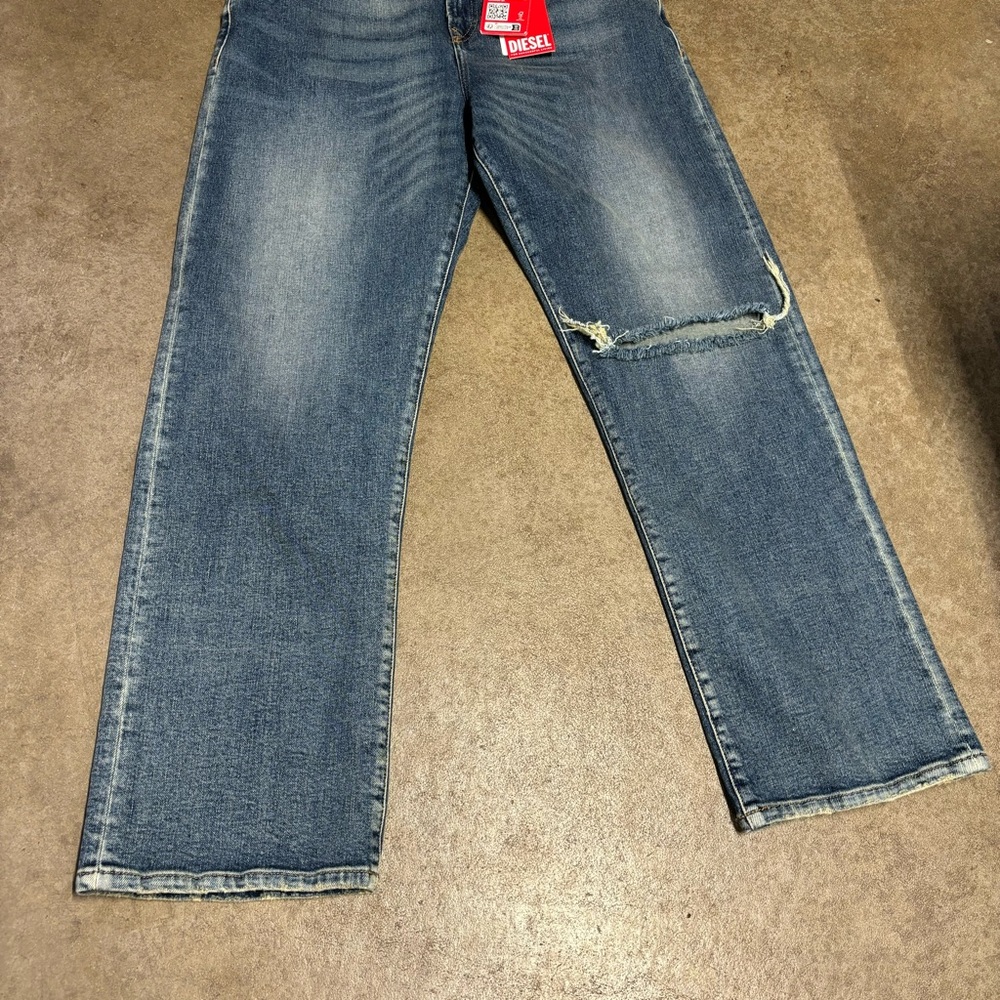 Diesel Jeans - Picture 2 of 8